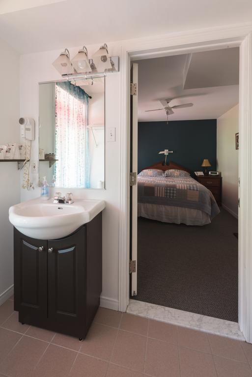 Auberge La Courtepointe Petite-Riviere-Saint-Francois Rom bilde